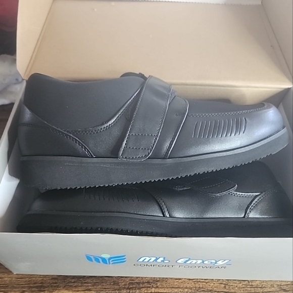MT. EMEY MENS Bunion Edema shoes with strap size 12/4E, black , style 72… - Picture 2 of 9